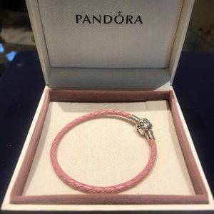 Pandora pink leather bracelet 💖💝💓